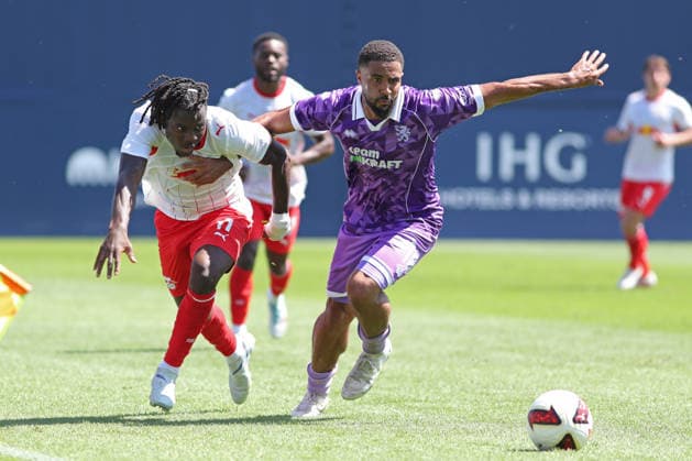 Testspiel: RB Leipzig - FC Ingolstadt 04, 25.07.26 Johan Bakayoko (11, RB Leipzig) gegen Keanan Bennetts (18, FC Ingolstadt). Fußball, Saison-Vorbereitung 2026 2027, Testspiel: RB Leipzig (1. Bundesliga) vs. FC Ingolstadt 04 (3. Liga) am 25.07.26 im RB-Trainingszentrum am Cottaweg. *** Friendly Match: RB Leipzig vs. FC Ingolstadt 04, July 25, 2026—Johan Bakayoko (11), RB Leipzig vs. Keanan Bennetts (18), FC Ingolstadt soccer, 2026–2027 preseason, Friendly Match: RB Leipzig (1. Bundesliga) vs. FC Ingolstadt 04 (3. Liga) on July 25, 2026, at the RB Training Center on Cottaweg Copyright: xBEAUTIFULxSPORTS JanxKaeferx