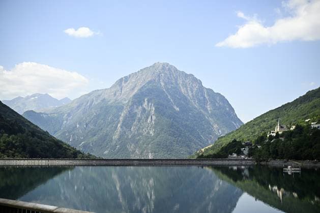 The pack of riders pictured in action during stage 20 of the 2026 Tour de France cycling race, a stage of 171km Le Bourg d Oisans to Alpe d Huez, on Saturday 25 July 2026. The 113th edition of the Tour de France starts on Saturday 4 July in Barcelona, Spain, and will finish in Paris, France on the 26th of July. JASPERxJACOBS  x181999412x