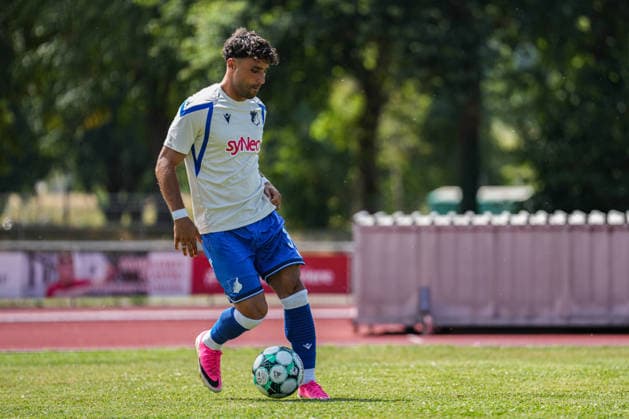 Testspiel, SC Freiburg U23 vs TSG Hoffenheim II, 25.07.2026 Nader El-Jindaoui (TSG Hoffenheim II, 30) beim aufwärmen Testspiel, SC Freiburg U23 vs TSG Hoffenheim II, Renchtal-Stadion Oberkirch, 25.07.2026 DFB DFL REGULATIONS PROHIBIT ANY USE OF PHOTOGRAPHS AS IMAGE SEQUENCES AND OR QUASI-VIDEO *** Friendly Match, SC Freiburg U23 vs. TSG Hoffenheim II, July 25, 2026 Nader El Jindaoui TSG Hoffenheim II, age 30, warming up Friendly Match, SC Freiburg U23 vs. TSG Hoffenheim II, Renchtal Stadium, Oberkirch, July 25, 2026 DFB and DFL regulations prohibit any use of photographs as image sequences and or quasi-video Copyright: xBEAUTIFULxSPORTS Boscox