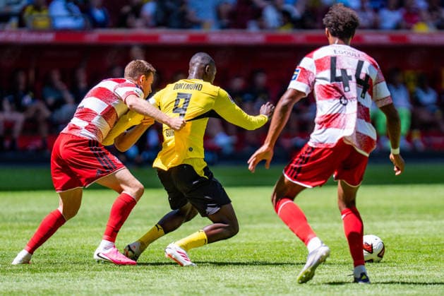 Testspiel, Bundesliga, Fortuna Düsseldorf vs. Borussia Dortmund, 25.07.2026 in der Merkur Arena Serhou Guirassy Dominique Heintz *** Exhibition Match, Bundesliga, Fortuna Düsseldorf vs. Borussia Dortmund, July 25, 2026, at the Merkur Arena: Serhou Guirassy, Dominique Heintz Copyright: xBahhoxKarax