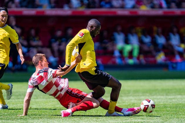 Testspiel, Bundesliga, Fortuna Düsseldorf vs. Borussia Dortmund, 25.07.2026 in der Merkur Arena Serhou Guirassy Dominique Heintz *** Exhibition Match, Bundesliga, Fortuna Düsseldorf vs. Borussia Dortmund, July 25, 2026, at the Merkur Arena: Serhou Guirassy, Dominique Heintz Copyright: xBahhoxKarax