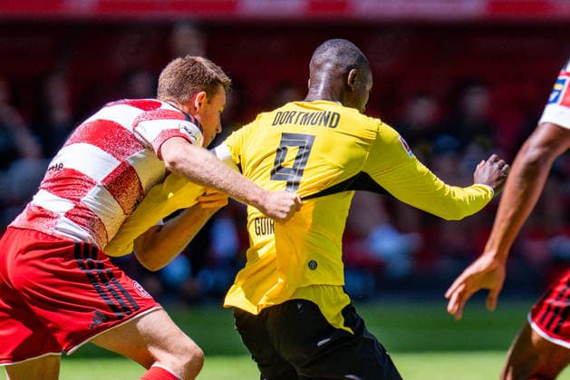 Testspiel, Bundesliga, Fortuna Düsseldorf vs. Borussia Dortmund, 25.07.2026 in der Merkur Arena Serhou Guirassy Dominique Heintz *** Exhibition Match, Bundesliga, Fortuna Düsseldorf vs. Borussia Dortmund, July 25, 2026, at the Merkur Arena: Serhou Guirassy, Dominique Heintz Copyright: xBahhoxKarax