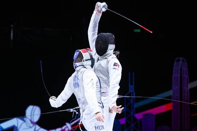 CHINA, HONG KONG - JULY 25, 2026: Hungary s Daniel Dosa (L) and the Czech Republic s Alexander Choupenitch compete in the men™s individual foil event at the 2026 Kerry Fencing World Championships 2026 Fencing World Championships In Hong Kong  - ZUMAt113 20260725_zaa_t113_068 Copyright: xMikhailxSinitsynx