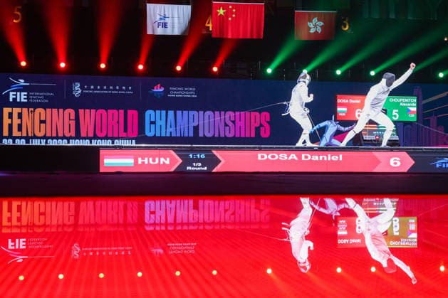 CHINA, HONG KONG - JULY 25, 2026: Hungary s Daniel Dosa (L) and the Czech Republic s Alexander Choupenitch compete in the men™s individual foil event at the 2026 Kerry Fencing World Championships 2026 Fencing World Championships In Hong Kong  - ZUMAt113 20260725_zaa_t113_072 Copyright: xMikhailxSinitsynx