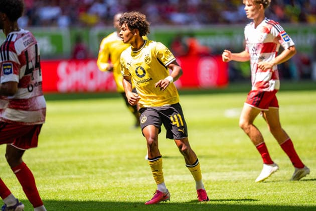 Testspiel, Bundesliga, Fortuna Düsseldorf vs. Borussia Dortmund, 25.07.2026 in der Merkur Arena Mathis Albert *** Friendly Match, Bundesliga, Fortuna Düsseldorf vs. Borussia Dortmund, July 25, 2026, at the Merkur Arena, Mathis Albert Copyright: xBahhoxKarax
