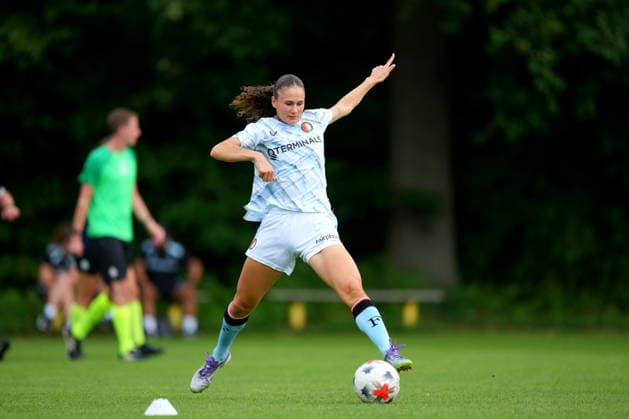 Club Friendly: Eintracht Frankfurt Woman v Feyenoord Rotterdam V1 Horst - Mia Schmid of Feyenoord Rotterdam V1 before a friendly in preparation of the 2026 2027 season. The match is set between Eintracht Frankfurt Woman and Feyenoord Rotterdam V1 at RKsv Wittenhorst on 25 July 2026 in Horst, The Netherlands. (Hero Images Yannick Verhoeven) Copyright: xYannickxVerhoevenx
