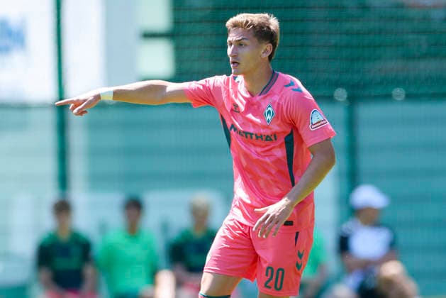 Ivan San Jose Cantalejo Chuki (Werder Bremen) gestikuliert, Friendly match, Werder Bremen v VfL Bochum, Parkstadion am 25. July 2026 in Zell am Ziller, Österreich. (Foto von Marco Steinbrenner DeFodi Images) Ivan San Jose Cantalejo Chuki (Werder Bremen) gestures, Friendly match, Werder Bremen v VfL Bochum, Parkstadion, July 25, 2026 in Zell am Ziller, Austria. (Photo by Marco Steinbrenner DeFodi Images) - *** Ivan San Jose Cantalejo Chuki of Werder Bremen gestures, Friendly match, Werder Bremen vs. VfL Bochum, Parkstadion on July 25, 2026, in Zell am Ziller, Austria. Photo by Marco Steinbrenner, DeFodi Images. Ivan San Jose Cantalejo Chuki of Werder Bremen gestures, Friendly match, Werder Bremen vs. VfL Bochum, Parkstadion, July 25, 2026, in Zell am Ziller, Austria. Photo by Marco Steinbrenner, DeFodi Images