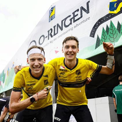 260725 Tvaan Emil Svensk Stora Tuna OK och vinnaren Viktor Svensk Stora Tuna OK i klassen H21 elit under den sista etappen av O-Ringen den 25 juli 2026 i Göteborg. *** July 25, 2026: Emil Tvaan of Stora Tuna OK and the winner, Viktor of Stora Tuna OK, in the H21 Elite class during the final stage of O Ringen on July 25, 2026, in Gothenburg  Copyright: PETERxHOLGERSSON BB260725PH024