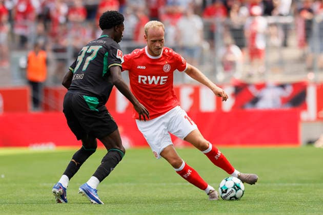 Fußball Testspiel Rot-Weiss Essen - VFL Borussia Mönchengladbach am 25.07.2026 im Stadion an der Hafenstraße in Essen Lukas Brumme ( Rot-Weiss Essen ) *** Soccer Friendly Match: Rot Weiss Essen vs. VFL Borussia Mönchengladbach on July 25, 2026, at the Stadion an der Hafenstraße in Essen; Lukas Brumme, Rot Weiss Essen