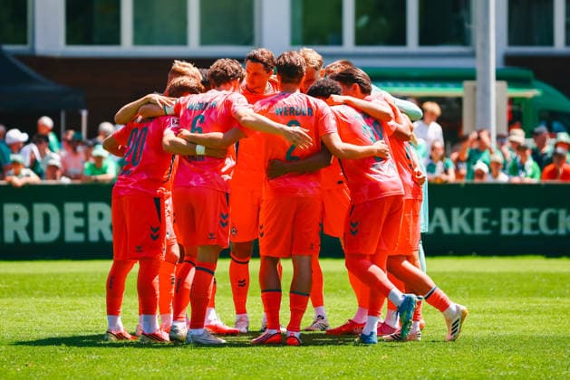 SOCCER - Bremen vs Bochum, test match ZELL AM ZILLER,AUSTRIA,25.JUL.26 - SOCCER - 1. DFL, 1. Deutsche Bundesliga, 2. DFL, 2. Deutsche Bundesliga, SV Werder Bremen vs VfL Bochum, test match. Image shows the team of Bremen.  GEPAxpictures xOleskiixMarusyk