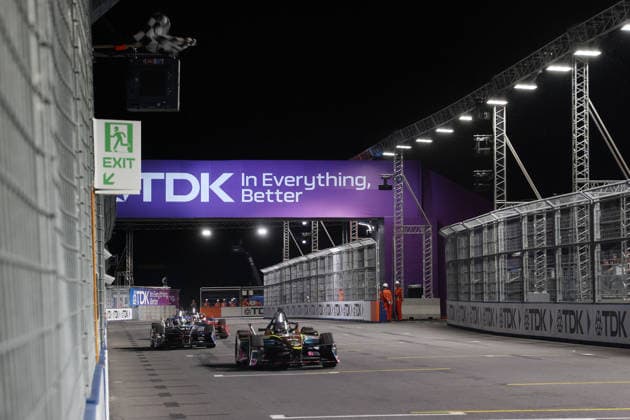 Sieger Dan Ticktum (GBR) Cupra- Kiro vor Jake Dennis (GBR) Andretti und Nick Cassidy (NZL) Citroen, Rennen, FIA Formel E Weltmeisterschaft, Saison 12, Tokio E- Prix, 25.07.2026, *** Winner: Dan Ticktum (GBR) in a Cupra Kiro, ahead of Jake Dennis (GBR) in an Andretti and Nick Cassidy (NZL) in a Citroën; Race, FIA Formula E World Championship, Season 12, Tokyo E-Prix, July 25, 2026,