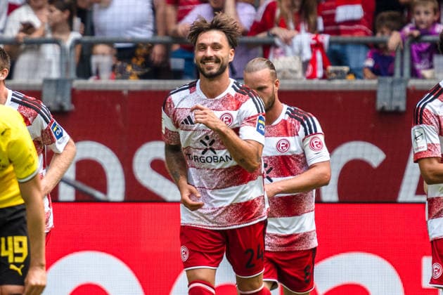 Deutschland: 25. Juli 2026: Testspiel - Vorbereitung 2026 2027 - Fortuna Düsseldorf vs. Borussia Dortmund, Merkur Spiel Arena, Düsseldorf Tor zum 1:1 durch Fabian Schleusener (Fortuna Düsseldorf, 24) Jubel Freude Emotionen Torjubel *** Germany, July 25, 2026, Friendly Match, 2026–2027 Preseason, Fortuna Düsseldorf vs. Borussia Dortmund, Merkur Spiel Arena, Düsseldorf, Goal to make it 1–1 by Fabian Schleusener of Fortuna Düsseldorf, 24, Cheers, Joy, Emotions, Goal Celebration Copyright: xCelinaxLeiersx