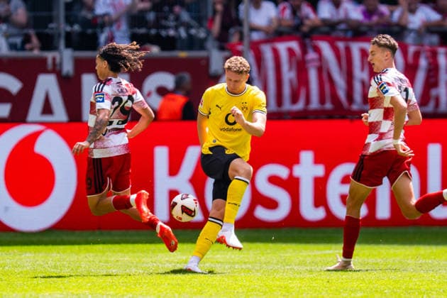 Testspiel, Bundesliga, Fortuna Düsseldorf vs. Borussia Dortmund, 25.07.2026 in der Merkur Arena Elias Benkara Kilian Sauck *** Friendly Match, Bundesliga, Fortuna Düsseldorf vs. Borussia Dortmund, July 25, 2026, at Merkur Arena: Elias Benkara, Kilian Sauck Copyright: xBahhoxKarax