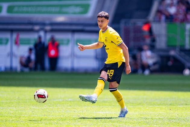 Testspiel, Bundesliga, Fortuna Düsseldorf vs. Borussia Dortmund, 25.07.2026 in der Merkur Arena Luca Reggiani *** Exhibition Match, Bundesliga, Fortuna Düsseldorf vs. Borussia Dortmund, July 25, 2026, at the Merkur Arena, Luca Reggiani Copyright: xBahhoxKarax