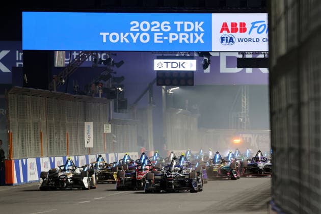 Jake Dennis (GBR) Andretti führt nach dem Start das FE Fahrerfeld an, FIA Formel E Weltmeisterschaft, Saison 12, Tokio E- Prix, 25.07.2026, *** Jake Dennis (GBR) of Andretti leads the FE field after the start, FIA Formula E World Championship, Season 12, Tokyo E-Prix, July 25, 2026,