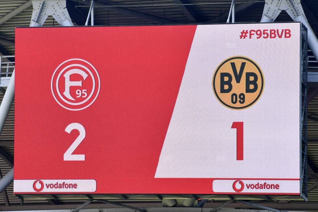 Fußball Testspiel Fortuna Düsseldorf - Borussia Dortmund am 25.07.2026 in der Merkur Spiel-Arena in Düsseldorf Die Anzeigetafel in der Merkur Spiel-Arena zeigt den Endstand an. Düsseldorf 2:1 Dortmund *** Soccer Friendly Match: Fortuna Düsseldorf vs. Borussia Dortmund on July 25, 2026, at the Merkur Spiel Arena in Düsseldorf. The scoreboard at the Merkur Spiel Arena shows the final score: Düsseldorf 2–1 Dortmund. xRx