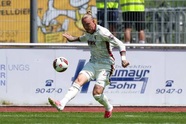 Marius Wolf 27 (FC Augsburg), FC Augsburg vs. 1. FC Saarbruecken, Fussball, 1. Bundesliga, Testspiel, Saison 2026 27, 25.07.2026 Kaufbeuren Bayern Deutschland *** Marius Wolf 27, FC Augsburg; FC Augsburg vs. 1. FC Saarbrücken; Soccer; Bundesliga 1; Friendly Match; 2026–27 Season; July 25, 2026; Kaufbeuren, Bavaria, Germany Copyright: xkolbert-press ChristianxKolbertx