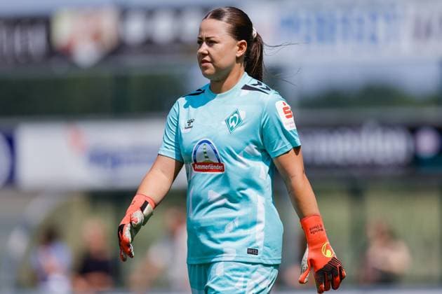 HATTEMERBROEK , 25-07-2026 , sportpark De Kuule , season 2026 2027 , Dutch Preseason football , friendly match between PEC Zwolle (women) and SV Werder Bremen (women) , picture shows Werder Bremen goalkeeper Mariella El Sherif PEC Ã Werder Bremen (women friendly)  x205194874x Copyright: