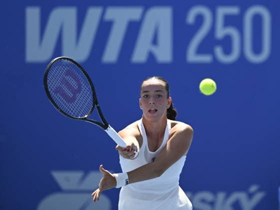 Tereza Valentova of Czech Republic in action during match against Daria Snigur of Ukraine within the women s WTA, Tennis Damen 250 Livesport Prague Open 2026 tennis tournament in Prague, Czech Republic, on July 25, 2026. (CTKxPhoto MichalxKrumphanzl) CTKPhotoP2026072503140  CTKPhotoP2026072503140