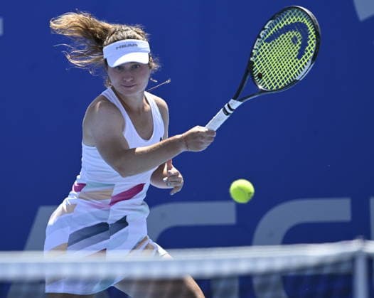 Daria Snigur of Ukraine in action during match against Tereza Valentova of Czech Republic within the women s WTA, Tennis Damen 250 Livesport Prague Open 2026 tennis tournament in Prague, Czech Republic, on July 25, 2026. (CTKxPhoto MichalxKrumphanzl) CTKPhotoP2026072503002  CTKPhotoP2026072503002