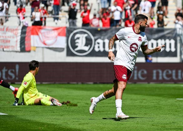 25.07.2026, xpsx, Fussball Testspiel, Kickers Offenbach - Bayer 04 Leverkusen v.l. celebrate the goal, Torjubel zum 1:0 Torschütze Keanu Staude (Offenbacher Kickers) (DFL DFB REGULATIONS PROHIBIT ANY USE OF PHOTOGRAPHS as IMAGE SEQUENCES and or QUASI-VIDEO) emspor Offenbach *** July 25, 2026, xpsx, Soccer Friendly Match, Kickers Offenbach vs. Bayer 04 Leverkusen—celebrating the goal, Goal celebration for the 1–0 goal; scorer: Keanu Staude, Offenbach Kickers. DFL and DFB regulations prohibit any use of photographs as image sequences and or quasi-video. emspor Offenbach