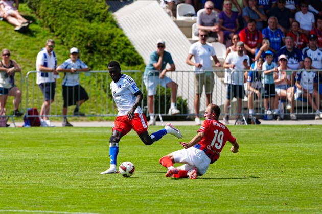 Bakery Jatta (Hamburger SV, 18), Jonas Föhrenbach (1. FC Heidenheim, 19) AUT, Hamburger SV vs. 1. FC Heidenheim, Fussball, Testspiel, Saison 2026 2027, 25.07.2026 AUT, Hamburger SV vs. 1. FC Heidenheim, Fussball, Testspiel, Saison 2026 2027, 25.07.2026 Kematen *** Bakery Jatta, Hamburger SV, 18, Jonas Föhrenbach, 1 FC Heidenheim, 19 AUT, Hamburger SV vs. 1 FC Heidenheim, Soccer, Friendly, 2026–2027 Season, July 25, 2026, AUT, Hamburger SV vs. 1 FC Heidenheim, Soccer, Friendly, 2026–2027 Season, July 25, 2026, Kematen Copyright: xEibner-Pressefoto MarcelxvonxFehrnx EP_MFN