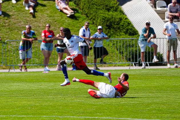 Bakery Jatta (Hamburger SV, 18), Jonas Föhrenbach (1. FC Heidenheim, 19) AUT, Hamburger SV vs. 1. FC Heidenheim, Fussball, Testspiel, Saison 2026 2027, 25.07.2026 AUT, Hamburger SV vs. 1. FC Heidenheim, Fussball, Testspiel, Saison 2026 2027, 25.07.2026 Kematen *** Bakery Jatta, Hamburger SV, 18, Jonas Föhrenbach, 1 FC Heidenheim, 19 AUT, Hamburger SV vs. 1 FC Heidenheim, Soccer, Friendly, 2026–2027 Season, July 25, 2026, AUT, Hamburger SV vs. 1 FC Heidenheim, Soccer, Friendly, 2026–2027 Season, July 25, 2026, Kematen Copyright: xEibner-Pressefoto MarcelxvonxFehrnx EP_MFN