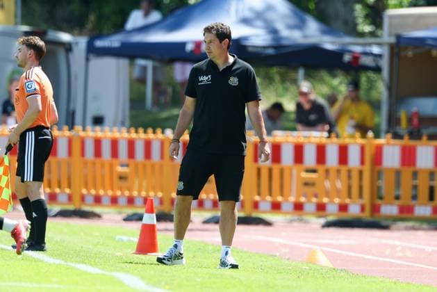 Chef-Trainer Argirios Giannikis (1. FC Saarbruecken), FC Augsburg vs. 1. FC Saarbruecken, Fussball, 1. Bundesliga, Testspiel, Saison 2026 27, 25.07.2026 Kaufbeuren Bayern Deutschland *** Head Coach Argirios Giannikis, 1 FC Saarbrücken; FC Augsburg vs. 1 FC Saarbrücken; Soccer; Bundesliga 1; Friendly Match; 2026–27 Season; July 25, 2026; Kaufbeuren, Bavaria, Germany Copyright: xkolbert-press ChristianxKolbertx