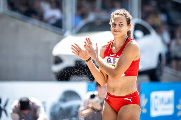 Deutsche Leichtathletik-Meisterschaften; Bochum-Wattenscheid, 25.07.2026 Applaus: Caroline Joyeux (LG Nord Berlin) im Dreisprung der Frauen; Deutsche Leichtathletik-Meisterschaften am 25.07.2026 im Lohrheidestadion in Bochum-Wattenscheid (Nordrhein-Westfalen). *** German Track and Field Championships, Bochum-Wattenscheid, July 25, 2026: Applause for Caroline Joyeux of LG Nord Berlin in the women’s triple jump at the German Track and Field Championships on July 25, 2026, at Lohrheidestadion in Bochum-Wattenscheid, North Rhine-Westphalia Copyright: xBEAUTIFULxSPORTS R.xSchmittx