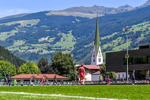 25.07.2026, AUT, Fußball, Herren, 1. Bundesliga, FSP, Saison 2026 2027, Zell am Ziller, SV Werder Bremen vs VfL Bochum Panoramablick aus der Zuschauerperspektive, im Hintergrund die Kirche von Zell am Ziller Zell am Ziller Parkstadion Tirol Österreich *** July 25, 2026, Austria, Soccer, Men s, 1. Bundesliga, FSP, 2026–2027 season, Zell am Ziller, SV Werder Bremen vs. VfL Bochum Panoramic view from the spectators perspective, with the church of Zell am Ziller in the background Zell am Ziller Parkstadion Tyrol, Austria Copyright: xNordphotox xHafnerx