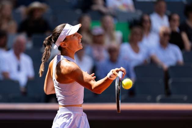 Elina Awanessjan (ARM) im Bild am Ball, Aktion, GER, Elina Awanessjan vs Anna Bondar, Tennis, MSC Hamburg Ladies Open WTA, Tennis Damen 250, Halbfinale, 25.07.2026 GER, Elina Awanessjan vs Anna Bondar, Tennis, MSC Hamburg Ladies Open WTA 250, Halbfinale, 25.07.2026 Hamburg *** Elina Awanessjan (ARM) in action on the court, GER, Elina Awanessjan vs. Anna Bondar, Tennis, MSC Hamburg Ladies Open WTA 250, Semifinals, July 25, 2026, GER, Elina Awanessjan vs. Anna Bondar, Tennis, MSC Hamburg Ladies Open WTA 250, Semifinals, July 25, 2026, Hamburg Copyright: xEibner-Pressefoto MaxxVincenx EP_MVN