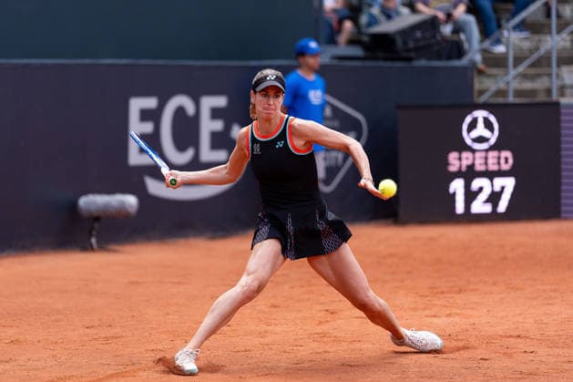 Anna Bondar (HUN) im Bild am Ball, Aktion, GER, Elina Awanessjan vs Anna Bondar, Tennis, MSC Hamburg Ladies Open WTA, Tennis Damen 250, Halbfinale, 25.07.2026 GER, Elina Awanessjan vs Anna Bondar, Tennis, MSC Hamburg Ladies Open WTA 250, Halbfinale, 25.07.2026 Hamburg *** Anna Bondar (HUN) pictured in action, GER, Elina Awanessjan vs. Anna Bondar, Tennis, MSC Hamburg Ladies Open WTA 250, Semifinals, July 25, 2026, GER, Elina Awanessjan vs. Anna Bondar, tennis, MSC Hamburg Ladies Open WTA 250, semifinals, July 25, 2026, Hamburg Copyright: xEibner-Pressefoto MaxxVincenx EP_MVN