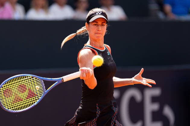 Anna Bondar (HUN) im Bild am Ball, Aktion, GER, Elina Awanessjan vs Anna Bondar, Tennis, MSC Hamburg Ladies Open WTA, Tennis Damen 250, Halbfinale, 25.07.2026 GER, Elina Awanessjan vs Anna Bondar, Tennis, MSC Hamburg Ladies Open WTA 250, Halbfinale, 25.07.2026 Hamburg *** Anna Bondar (HUN) pictured in action on the court, GER, Elina Awanessjan vs. Anna Bondar, Tennis, MSC Hamburg Ladies Open WTA 250, Semifinals, July 25, 2026, GER, Elina Awanessjan vs. Anna Bondar, tennis, MSC Hamburg Ladies Open WTA 250, semifinals, July 25, 2026, Hamburg Copyright: xEibner-Pressefoto MaxxVincenx EP_MVN
