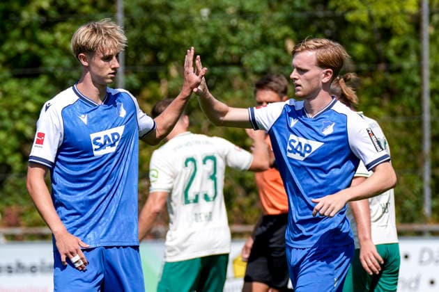v.li.: Torschütze Max Moerstedt (Hoffenheim, 9), Mats Rots (Hoffenheim, 39, Neuzugang), Spieler der TSG 1899 Hoffenheim, jubeln über das Tor zum 1:0, Jubel, Torjubel, Torerfolg, celebrate the goal, goal, celebration, jubelt ueber das Tor, Freuen, Freude, freut sich, optimistisch, positiv, Spielszene, Highlight, Action, Aktion, 25.07.2026, Zuzenhausen (Deutschland), Fussball, Testspiel, TSG 1899 Hoffenheim - SpVgg Greuther Fürth, DFB DFL REGULATIONS PROHIBIT ANY USE OF PHOTOGRAPHS AS IMAGE SEQUENCES AND OR QUASI-VIDEO. *** From left: Goal scorer Max Moerstedt (Hoffenheim, 9), Mats Rots (Hoffenheim, 39), new signing, TSG 1899 Hoffenheim players, celebrating the 1-0 goal, Celebration, goal celebration, goal scored, celebrating the goal, goal, celebration, celebrating the goal, joy, happiness, happy, optimistic, positive, game scene, highlight, action, 25 07 2026, Zuzenhausen, Germany, soccer, friendly match, TSG 1899 Hoffenheim vs. SpVgg Greuther Fürth, DFB and DFL regulations prohibit any use of photographs as image sequences and or quasi-video xozx