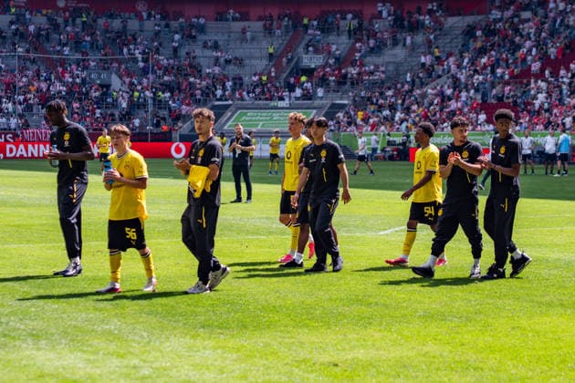 Testspiel, Bundesliga, Fortuna Düsseldorf vs. Borussia Dortmund, 25.07.2026 in der Merkur Arena Joane GadouTom Faust Miguel Adje *** Exhibition Match, Bundesliga, Fortuna Düsseldorf vs. Borussia Dortmund, July 25, 2026, at Merkur Arena; Joane Gadou, Tom Faust, Miguel Adje Copyright: xBahhoxKarax