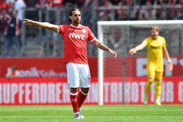 Rot-Weiss Essen - Borussia Mönchengladbach ** NUR FÜR REDAKTIONELLE ZWECKE ** EDITORIAL USE ONLY **<p>Fußball Testspiel: Rot-Weiss Essen - Borussia Mönchengladbach am 25.07.2026 im Stadion an der Hafenstrasse in Essen Jose-Enrique Rios Alonso ( Rot-Weiss Essen ) Deutschland Nordrhein-Westfalen Essen Copyright: ThorstenxTillmann *** Rot Weiss Essen vs. Borussia Mönchengladbach ** FOR EDITORIAL USE ONLY ** EDITORIAL USE ONLY ** p Soccer Friendly Match: Rot-Weiss Essen vs. Borussia Mönchengladbach on July 25, 2026, at the Stadion an der Hafenstrasse in Essen. Jose Enrique Rios Alonso, Rot-Weiss Essen, Germany, North Rhine-Westphalia, Essen. Copyright ThorstenxTillmann Copyright: ThorstenxTillmann doc86vcrdrjljlphmjuf7i ,EDITORIAL USE ONLY
