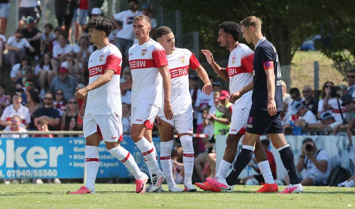 25.07.2026, Deutschland, Hollenbach, Fußball Bundesliga, Saison 2026 2027, Testspiel, Freundschaftsspiel, JAKO-Testspiel, FSV Hollenbach vs. VfB Stuttgart, Jubel VfB *** July 25, 2026, Germany, Hollenbach, Bundesliga, 2026–2027 season, exhibition match, friendly match, JAKO exhibition match, FSV Hollenbach vs. VfB Stuttgart, VfB celebration