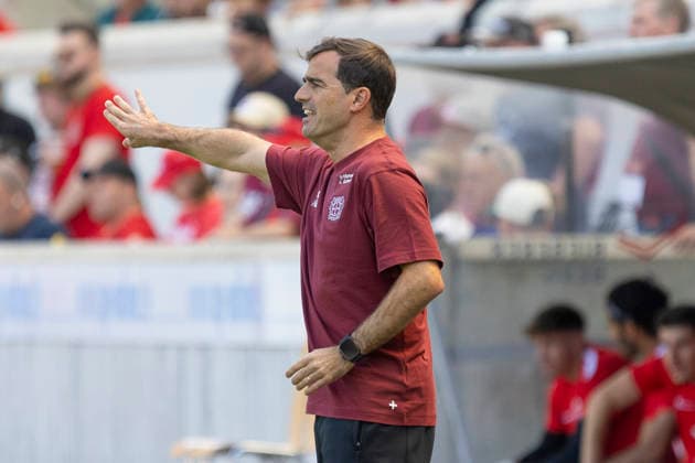 Testspiel: Kickers Offenbach - Bayer Leverkusen, 25.07.2026 Carles Martinez (Trainer Bayer 04 Leverkusen), Freisteller Portrait Porträt, Kickers Offenbach - Bayer Leverkusen, Offenbach, Plutos Stadion am Bieberer Berg, 25.7.2026 *** Friendly Match: Kickers Offenbach vs. Bayer Leverkusen, July 25, 2026; Carles Martinez, Coach of Bayer 04 Leverkusen; Close-up Portrait; Kickers Offenbach vs. Bayer Leverkusen; Offenbach; Pluto s Stadium at Bieberer Berg; July 25, 2026 Copyright: xBEAUTIFULxSPORTS Gawlikx