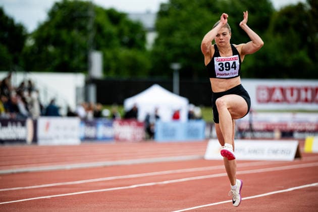 260725 Cornelia Nilsson i damernas trestegsfinal under dag 2 av friidrotts-SM den 25 juli 2026 i Uppsala. *** July 25, 2026: Cornelia Nilsson in the women’s triple jump final on Day 2 of the Swedish Track and Field Championships in Uppsala  Copyright: ARONxBROMAN BB260725AM013