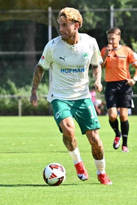 25.07.2026 - Fussball - Saison 2026 2027 - Testspiel Freundschaftsspiel Vorbereitungsspiel - TSG 1899 Hoffenheim - SpVgg Greuther Fürth ( Kleeblatt ) - - Sportfoto Zink - xwoxzix - regulations prohibit any use of photographs as image sequences and or quasi-video - only for editorial use - Ole Pohlmann (10, SpVgg Greuther Fürth ) Freisteller Einzelbild *** July 25, 2026 Soccer Season 2026–2027 Exhibition Match Friendly Match Preseason Match TSG 1899 Hoffenheim SpVgg Greuther Fürth Kleeblatt Sports Photo Zink xwoxzix regulations prohibit any use of photographs as image sequences and or quasi-video For editorial use only. Ole Pohlmann 10, SpVgg Greuther Fürth. Cutout, single image