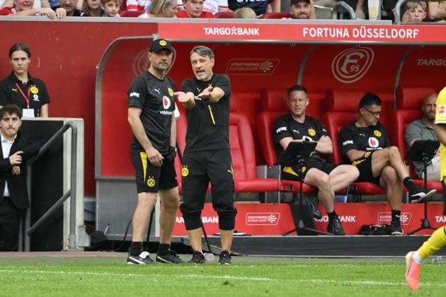 Trainer Niko Kovac (Borussia Dortmund), mi., und Co Trainer Robert Kovac (Borussia Dortmund), li. 25.07.2026, Fussball, Saison 2026 2027, Testspiel, Fortuna Düsseldorf - Borussia Dortmund 2:1 Duesseldorf Nordrhein Westfalen Deutschland *** Head Coach Niko Kovac of Borussia Dortmund (center) and Assistant Coach Robert Kovac of Borussia Dortmund (left), July 25, 2026, soccer, 2026–2027 season, friendly match, Fortuna Düsseldorf vs. Borussia Dortmund 2–1, Düsseldorf, North Rhine-Westphalia, Germany Team2