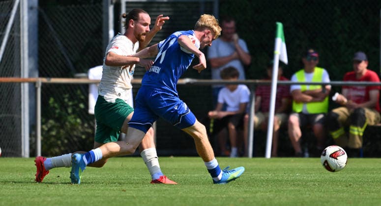 25.07.2026 - Fussball - Saison 2026 2027 - Testspiel Freundschaftsspiel Vorbereitungsspiel - TSG 1899 Hoffenheim - SpVgg Greuther Fürth ( Kleeblatt ) - - Sportfoto Zink - xwoxzix - regulations prohibit any use of photographs as image sequences and or quasi-video - only for editorial use - Jannis Heuer (22, SpVgg Greuther Fürth ) Oskar Hencke (41, TSG 1899 Hoffenheim ) *** July 25, 2026 Soccer Season 2026–2027 Exhibition Match Friendly Match Preseason Match TSG 1899 Hoffenheim SpVgg Greuther Fürth Kleeblatt Sports Photo Zink xwoxzix regulations prohibit any use of photographs as image sequences and or quasi-video For editorial use only. Jannis Heuer, 22, SpVgg Greuther Fürth; Oskar Hencke, 41, TSG 1899 Hoffenheim