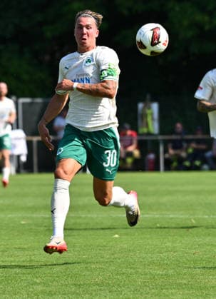 25.07.2026 - Fussball - Saison 2026 2027 - Testspiel Freundschaftsspiel Vorbereitungsspiel - TSG 1899 Hoffenheim - SpVgg Greuther Fürth ( Kleeblatt ) - - Sportfoto Zink - xwoxzix - regulations prohibit any use of photographs as image sequences and or quasi-video - only for editorial use - Felix Klaus (30, SpVgg Greuther Fürth ) Freisteller Einzelbild *** July 25, 2026 Soccer Season 2026–2027 Exhibition Match Friendly Match Preseason Match TSG 1899 Hoffenheim SpVgg Greuther Fürth Kleeblatt Sports Photo Zink xwoxzix Regulations prohibit any use of photographs as image sequences and or quasi-video For editorial use only. Felix Klaus 30, SpVgg Greuther Fürth. Cutout, single image