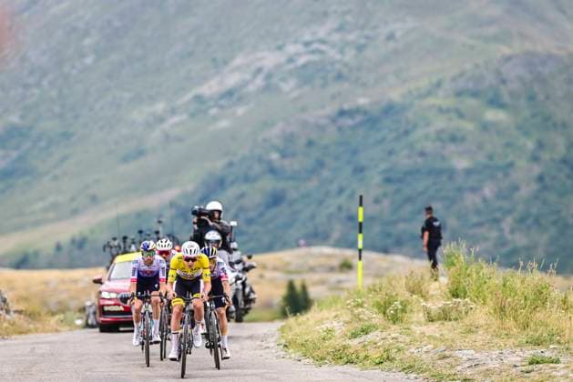 Tour de France 2026 Stage 20 ALPE D HUEZ, FRANCE - JULY 25 : Pogacar Tadej (SLO) of UAE Team Emirates XRG, Evenepoel Remco (BEL) of Red Bull BORA Hansgrohe during stage 20 of the 113rd edition of Tour de France an UCI World Tour 2.UWT cycling road race stage for Men Elite of 171 km with start in Le Bourg d Oissans and finish in Alpe d Huez on July 25, 2026 in Alpe d Huez, France, 25 07 2026 Alpe d Huez France  Copyright: xPeterxDexVoechtx