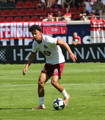 25.07.2026 xmgoodx Offenbach am Main, Plutos Stadion am Bieberer Berg - Jubiläumsspiel Kickers Offenbach (OFC) - Bayer 04 Leverkusen. Faris El Quali (35, OFC) *** July 25, 2026 xmgoodx Offenbach am Main, Pluto Stadium at Bieberer Berg Anniversary Match: Kickers Offenbach vs. OFC Bayer 04 Leverkusen Faris El Quali 35, OFC