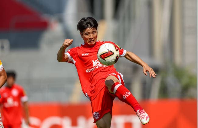GER, Mainz, FSV Mainz 05 vs Holstein Kiel, Vorbereitung, Fussball, DFB, Spielzeit 2026 2027, Bruchwegstadion auf dem Wolfgang Frank Campus, Testspiel im Bild: Sota Kawasaki (FSV Mainz 05 24) DFB DFL REGULATIONS PROHIBIT ANY USE OF PHOTOGRAPHS AS IMAGE SEQUENCES AND OR QUASI-VIDEO, 25.07.2026 *** GER, Mainz, FSV Mainz 05 vs. Holstein Kiel, Preseason, Soccer, DFB, 2026–2027 Season, Bruchweg Stadium on the Wolfgang Frank Campus, Friendly Match Photo by Sota Kawasaki FSV Mainz 05 24 DFB DFL REGULATIONS PROHIBIT ANY USE OF PHOTOGRAPHS AS IMAGE SEQUENCES AND OR QUASI-VIDEO, July 25, 2026 Copyright: HMBxMedia HendrikxHamelau