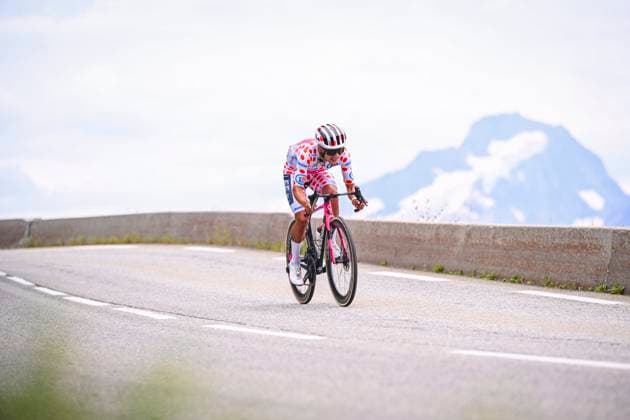 Tour de France 2026 Stage 20 ALPE D HUEZ, FRANCE - JULY 25 : Carapaz Richard (ECU) of EF Education EasyPost in action during stage 20 of the 113rd edition of Tour de France an UCI World Tour 2.UWT cycling road race stage for Men Elite of 171 km with start in Le Bourg d Oissans and finish in Alpe d Huez on July 25, 2026 in Alpe d Huez, France, 25 07 2026 Alpe d Huez France  Copyright: xGvgx