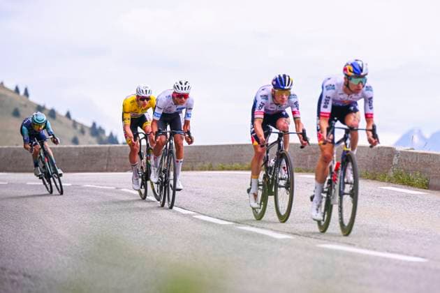 Tour de France 2026 Stage 20 ALPE D HUEZ, FRANCE - JULY 25 : Pogacar Tadej (SLO) of UAE Team Emirates XRG, Del Toro Isaac (MEX) of UAE Team Emirates XRG, Hindley Jai (AUS) of Red Bull - BORA - Hansgrohe, Evenepoel Remco (BEL) of Red Bull BORA Hansgrohe in action during stage 20 of the 113rd edition of Tour de France an UCI World Tour 2.UWT cycling road race stage for Men Elite of 171 km with start in Le Bourg d Oissans and finish in Alpe d Huez on July 25, 2026 in Alpe d Huez, France, 25 07 2026 Alpe d Huez France  Copyright: xGvgx