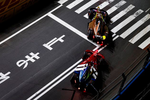 2026 FORMULA E TOKYO ePRIX 33 TICKTUM Dan (gbr), Cupra Kiro, Porsche 99X Electric WCG3, 37 CASSIDY Nick (nzl), CitroÃ«n Racing Formula E Team, CitroÃ«n, action during the Tokyo ePrix, 14th and 15th round of the 2025-26 ABB FIA Formula E World Championship, WM, Weltmeisterschaft on the Tokyo Street Circuit from July 24 to 26, 2026 in Tokyo, Japan - TokyoJapan  Copyright: xJULIENxDELFOSSEx
