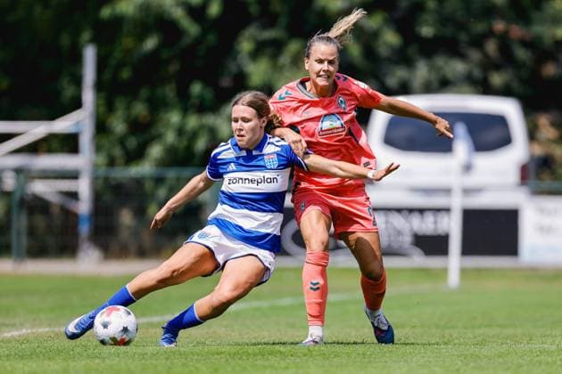 HATTEMERBROEK , 25-07-2026 , sportpark De Kuule , season 2026 2027 , Dutch Preseason football , friendly match between PEC Zwolle (women) and SV Werder Bremen (women) , picture shows PEC Zwolle player Inske Weiman, Werder Bremen player Juliane Wirtz PEC Ã Werder Bremen (women friendly)  x205197695x Copyright: